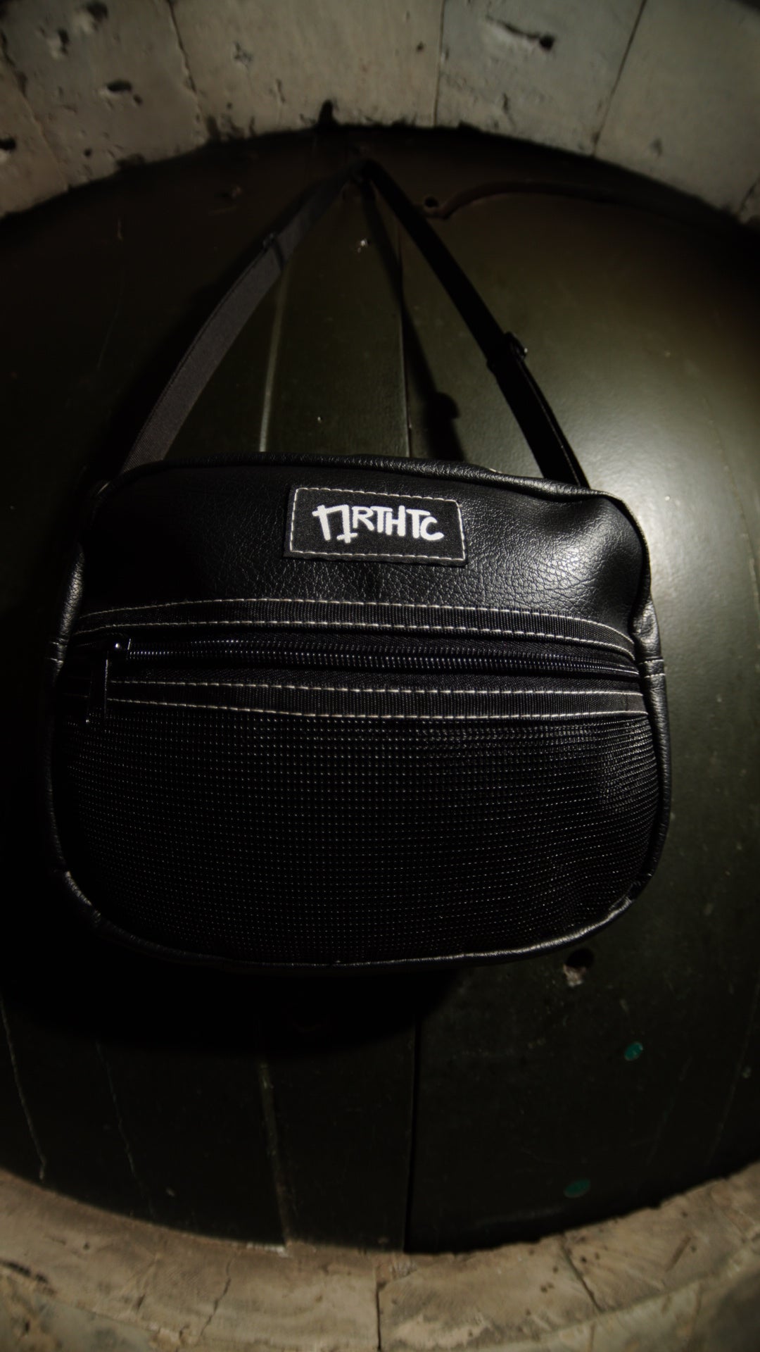 MIDNIGHT LEATHER - CROSS BAG