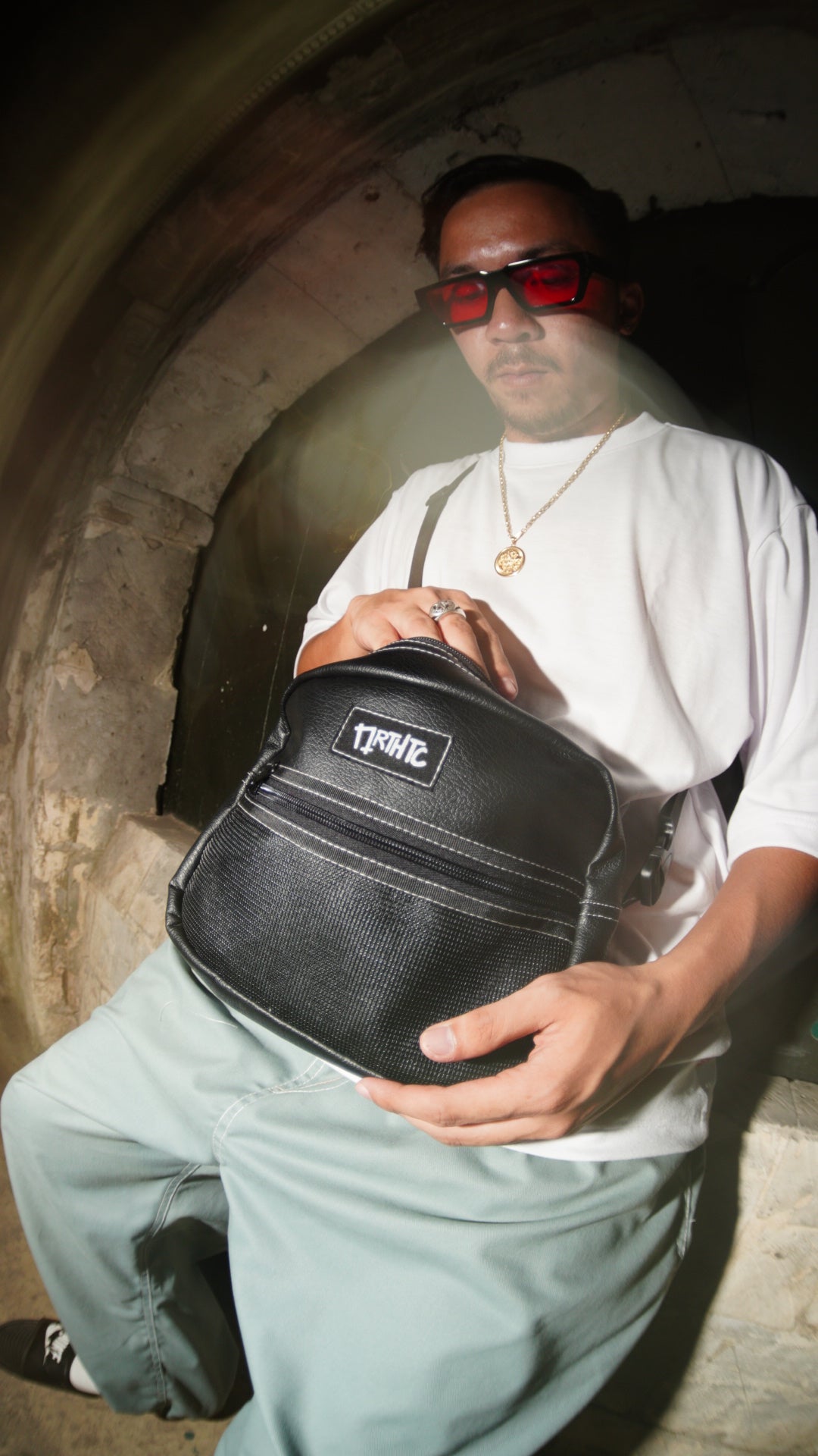 MIDNIGHT LEATHER - CROSS BAG