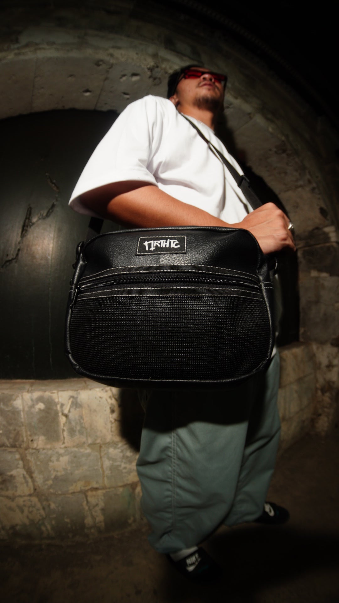MIDNIGHT LEATHER - CROSS BAG